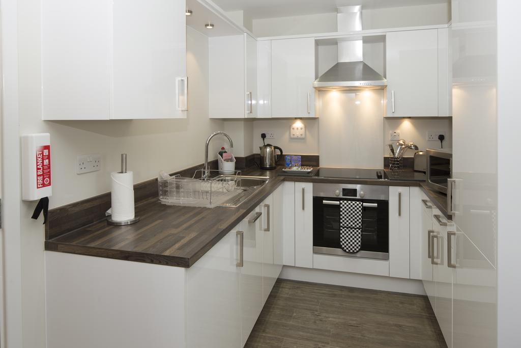 House Of Fisher - Beneficial House Bracknell Room photo
